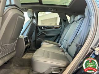 PORSCHE Cayenne usata, con USB