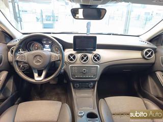 MERCEDES-BENZ GLA 200 usata 24