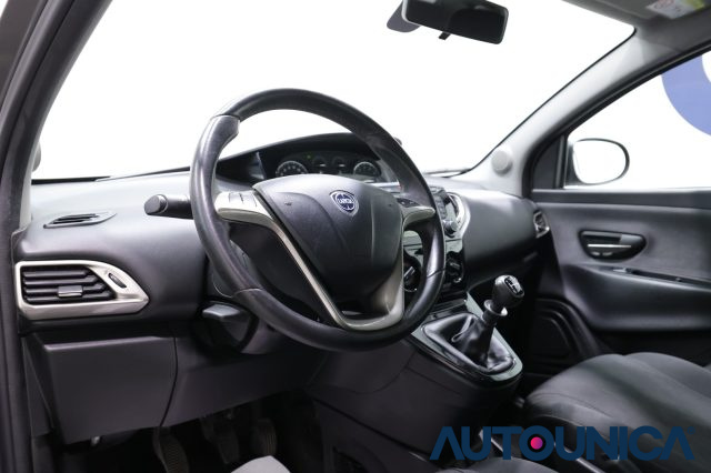LANCIA Ypsilon usata, con Autoradio
