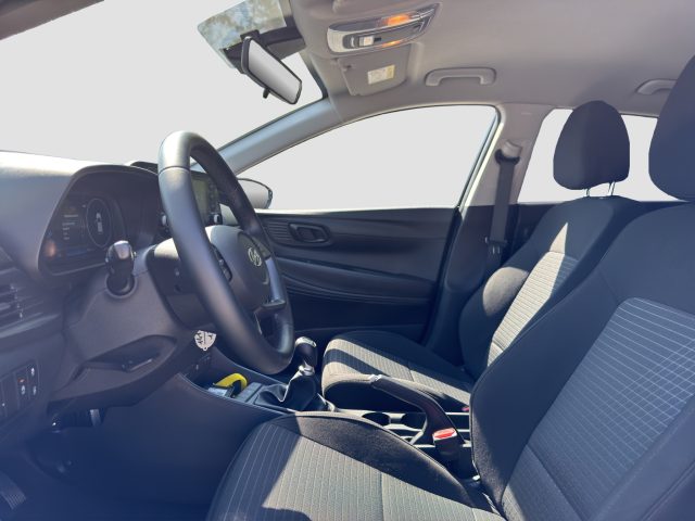 HYUNDAI i20 usata 8