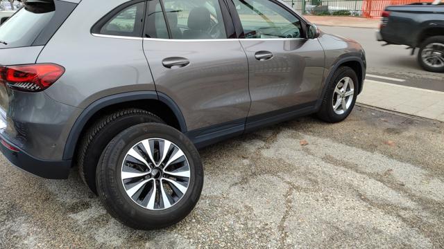 MERCEDES-BENZ GLA 180 usata, con Cerchi in lega