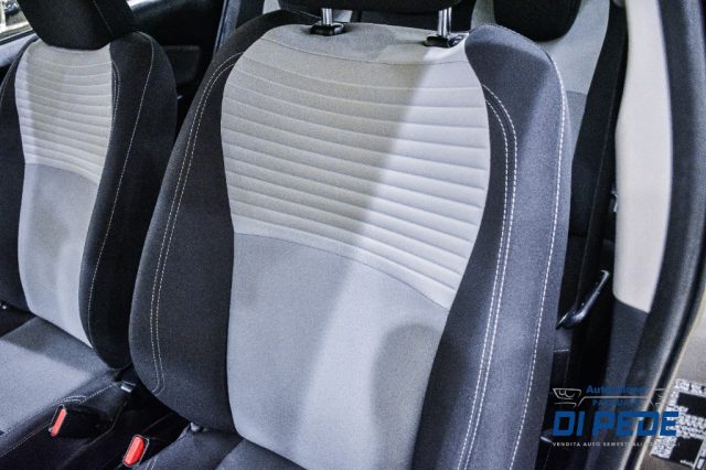 TOYOTA Yaris usata, con Isofix