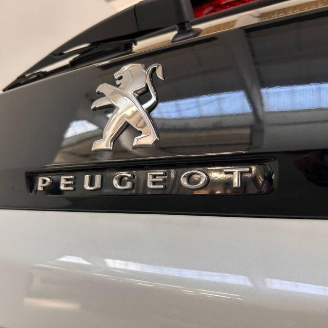 PEUGEOT 3008 usata, con Sensori di parcheggio anteriori