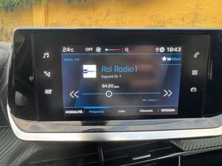 PEUGEOT 2008 usata, con Touch screen