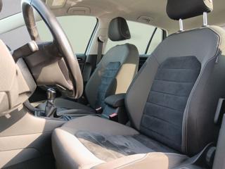 VOLKSWAGEN Golf usata, con Autoradio