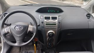 TOYOTA Yaris usata 19