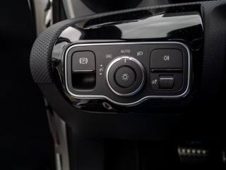 MERCEDES-BENZ A 180 usata, con Boardcomputer