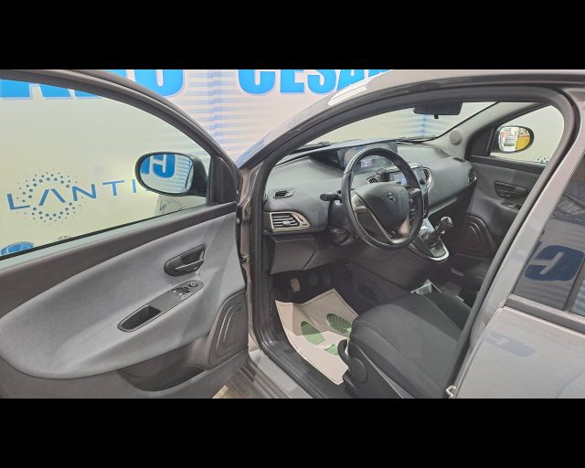 LANCIA Ypsilon usata, con Controllo automatico clima