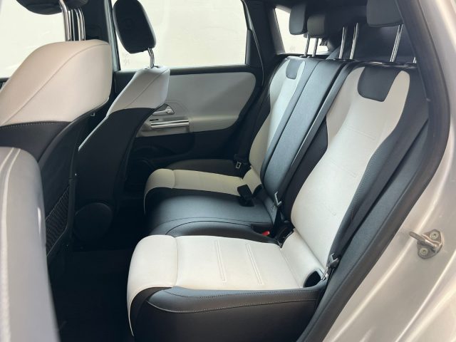 MERCEDES-BENZ B 180 usata, con Interni in pelle