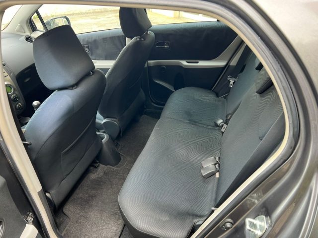 TOYOTA Yaris usata, con Controllo automatico clima