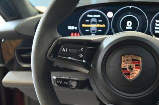 PORSCHE Taycan usata 45
