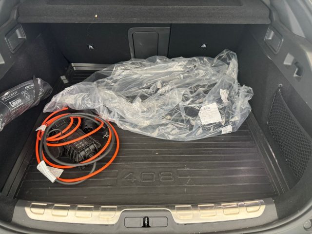 PEUGEOT 408 usata, con Interni in pelle