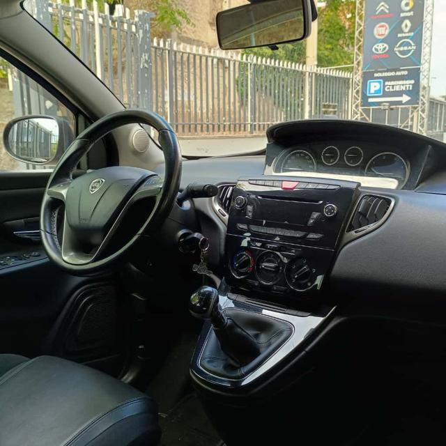 LANCIA Ypsilon usata, con Fendinebbia