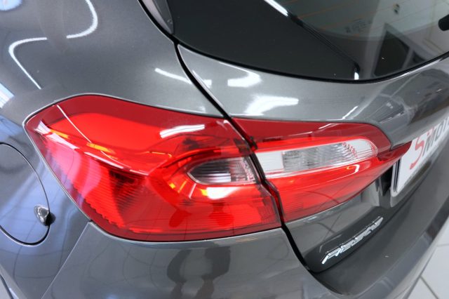 FORD Fiesta usata, con Specchietti laterali elettrici