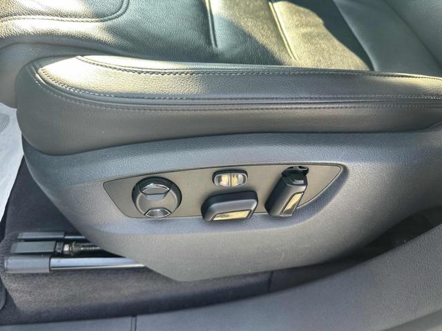 VOLKSWAGEN Touareg usata, con Fari Xenon