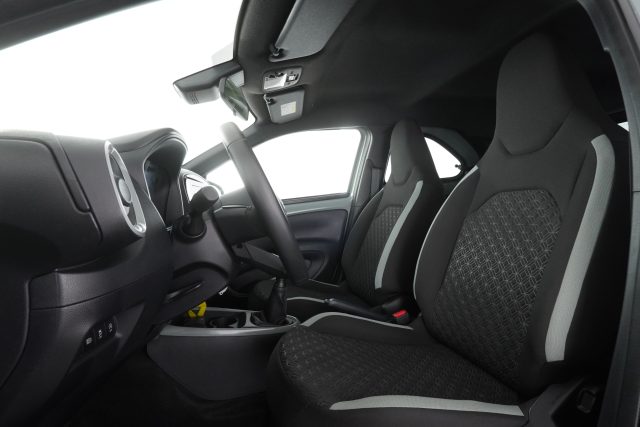 TOYOTA Aygo X usata 2