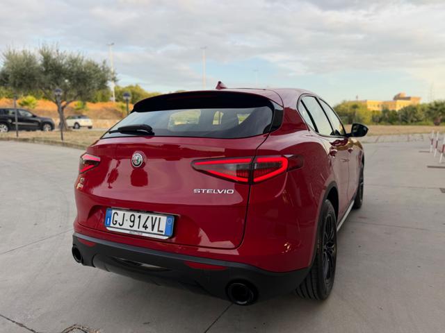 ALFA ROMEO Stelvio usata, con Specchietto retrovisore con funzione antiabbagliamento