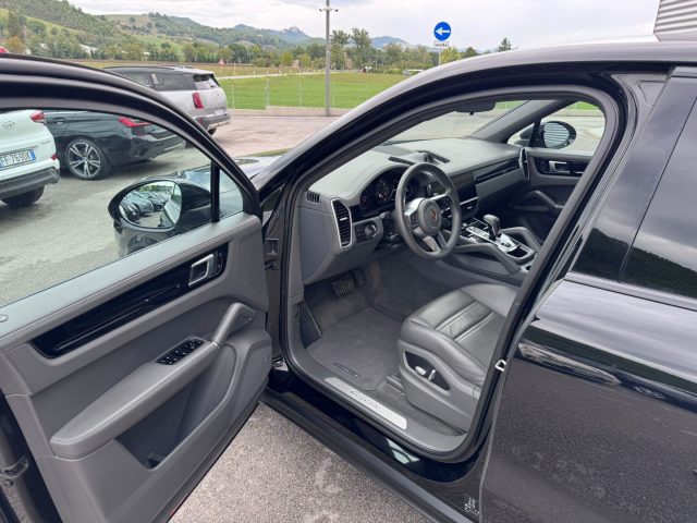 PORSCHE Cayenne usata, con Cerchi in lega