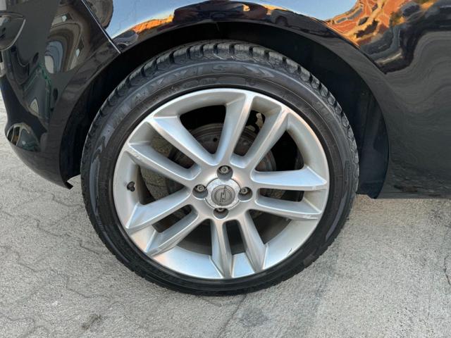 OPEL Corsa usata, con Volante in pelle