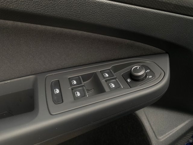 VOLKSWAGEN Golf usata, con Sedili riscaldati