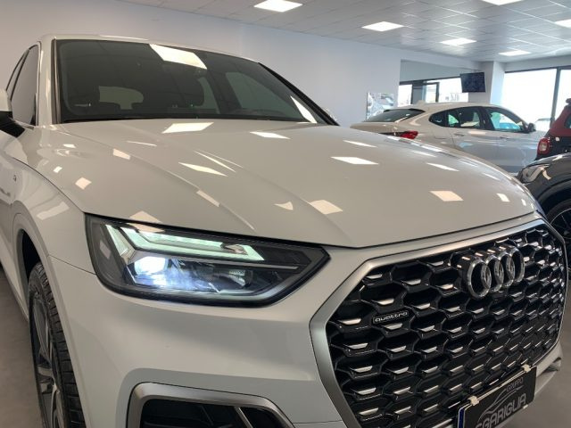 AUDI Q5 usata, con Sensori di parcheggio anteriori