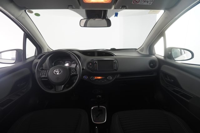 TOYOTA Yaris usata 4
