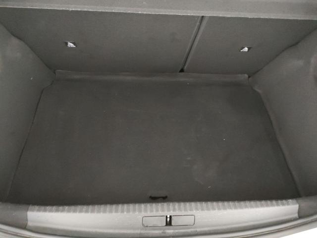 PEUGEOT 208 usata, con USB