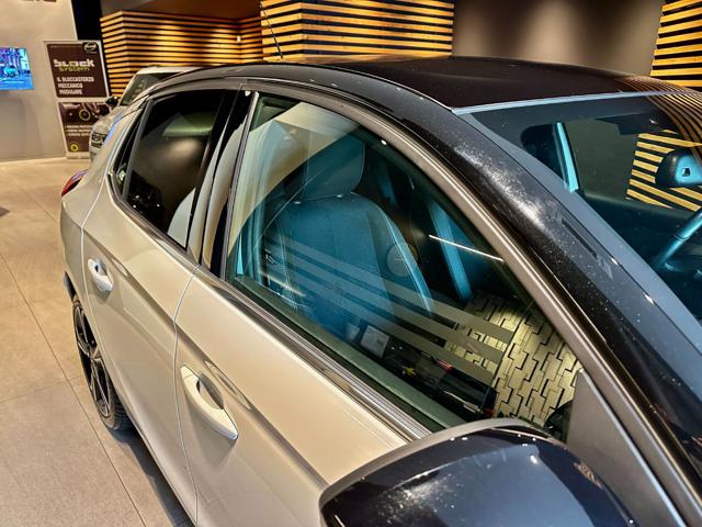 OPEL Corsa usata, con USB