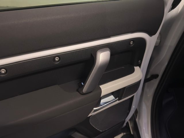 LAND ROVER Defender usata 12