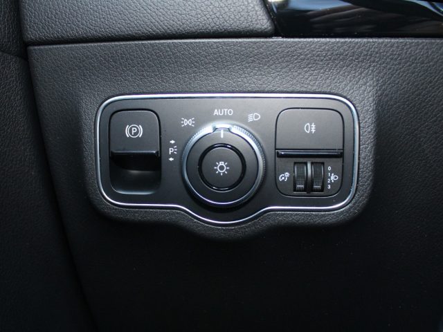 MERCEDES-BENZ GLA 200 usata, con Bracciolo