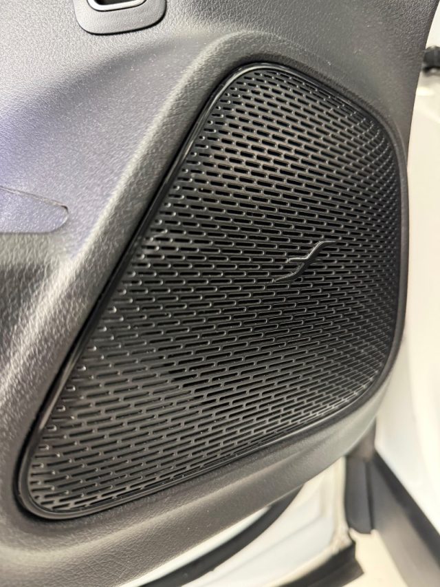 MERCEDES-BENZ GLB 200 usata, con Gancio traino