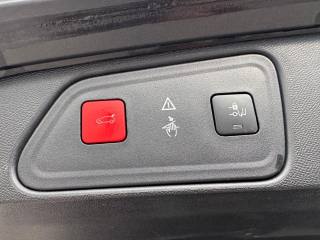 PEUGEOT 3008 usata, con Sistema di navigazione