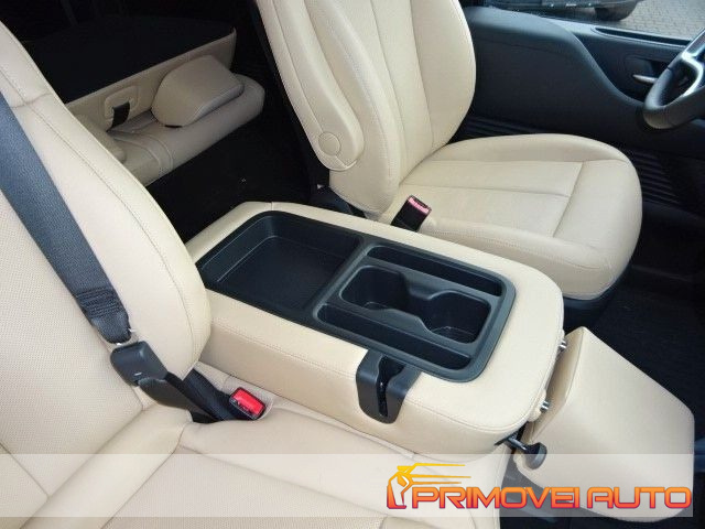 HYUNDAI Staria usata, con Fari LED