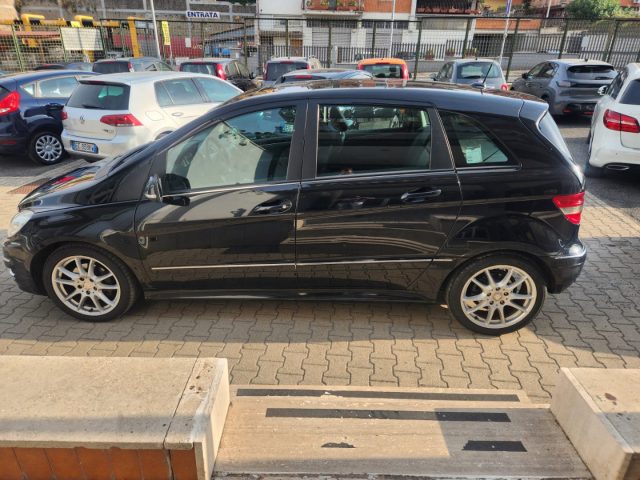 MERCEDES-BENZ B 180 usata, con Climatizzatore