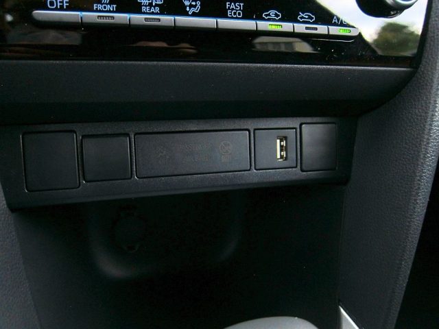 TOYOTA Yaris Cross usata, con Sound system