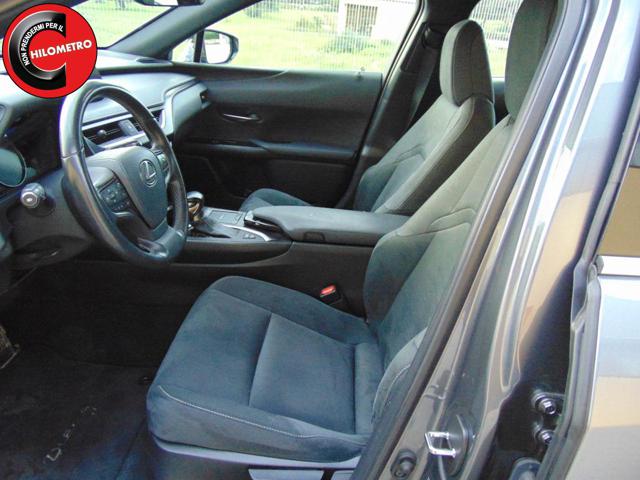 LEXUS UX 250h usata, con Cerchi in lega