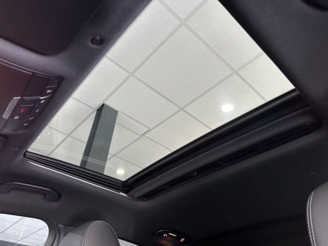 MERCEDES-BENZ GLC 220 usata, con Controllo automatico clima