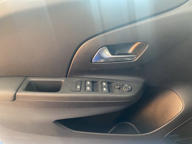 OPEL Corsa usata, con Sensore di luce