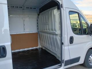 PEUGEOT Boxer usata, con Servosterzo