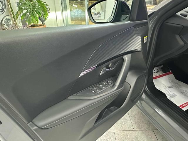 PEUGEOT 2008 usata, con Leve al volante