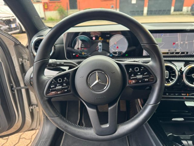 MERCEDES-BENZ A 180 usata, con Cerchi in lega