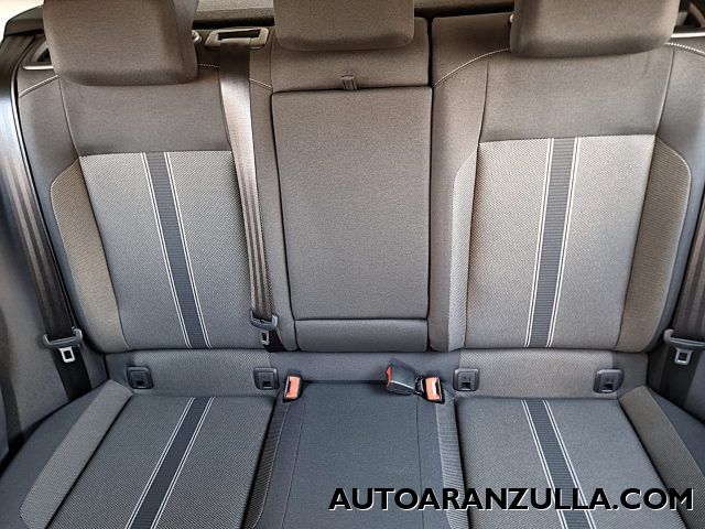 VOLKSWAGEN T-Roc usata, con USB