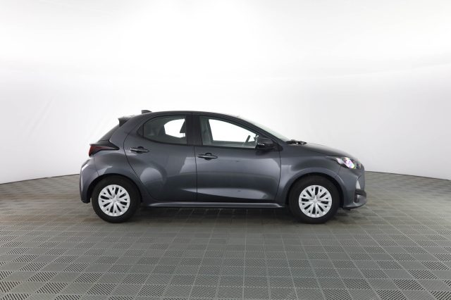 TOYOTA Yaris usata 2