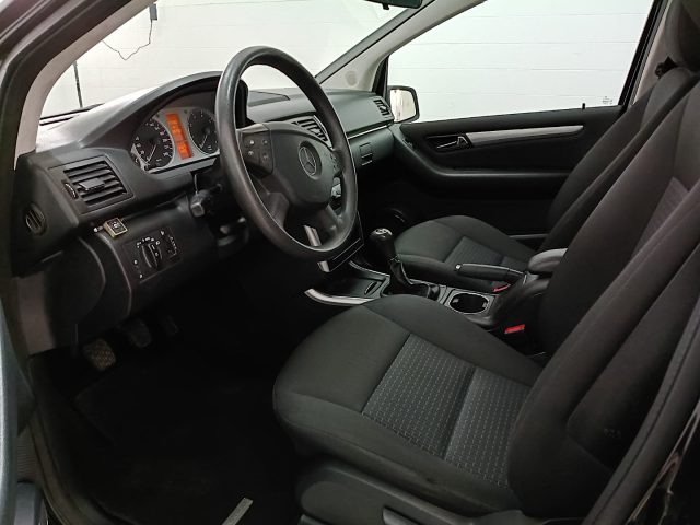 MERCEDES-BENZ B 180 usata, con Sedile posteriore sdoppiato