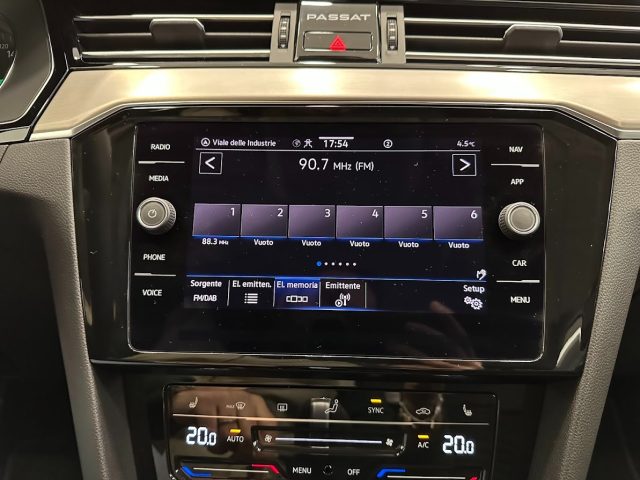 VOLKSWAGEN Passat Variant usata, con Autoradio digitale