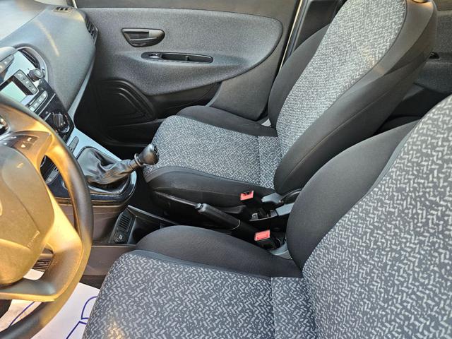 LANCIA Ypsilon usata, con ESP