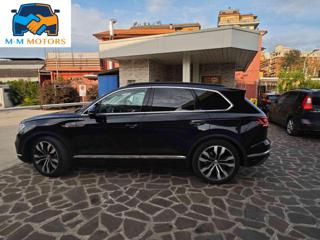 VOLKSWAGEN Touareg usata, con Autoradio