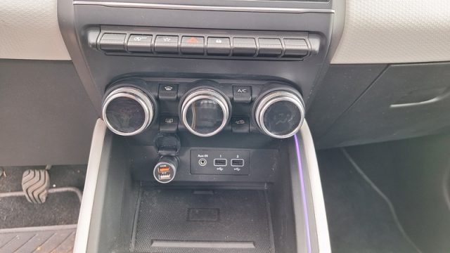 RENAULT Clio usata, con Luci diurne LED