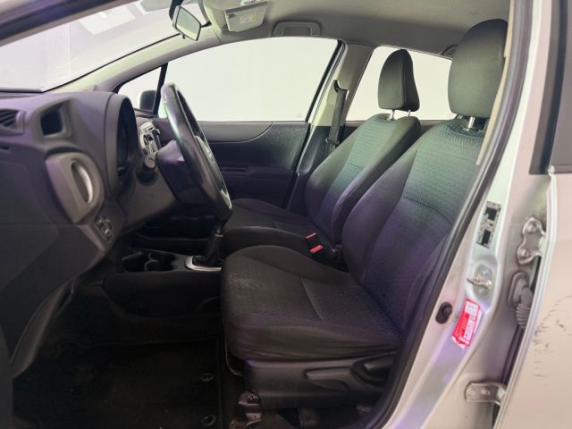 TOYOTA Yaris usata 3