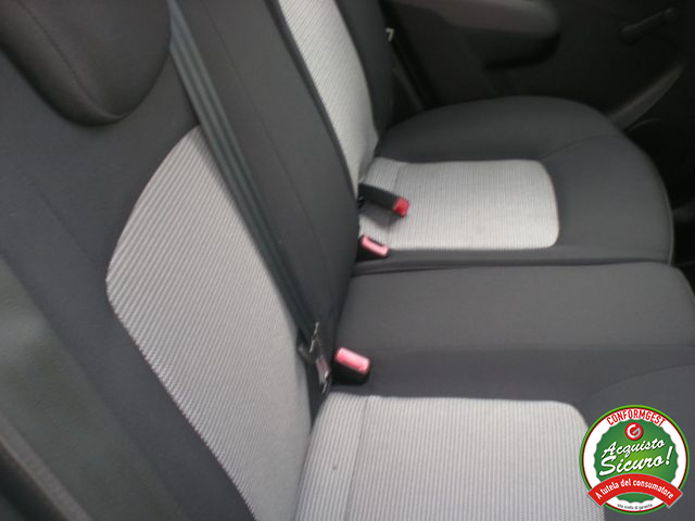 HYUNDAI i10 usata 12